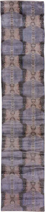 No. 79934 lavender-grey runner with tan hourglass motifs